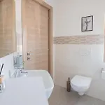 Mansarda In Centro - Relax A Due Passi Dal Maggiore דירה *