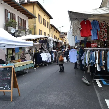 Mansarda In Centro - Relax A Due Passi Dal Maggiore Διαμέρισμα