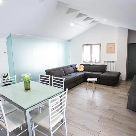 Mansarda In Centro - Relax A Due Passi Dal Maggiore Διαμέρισμα Luino