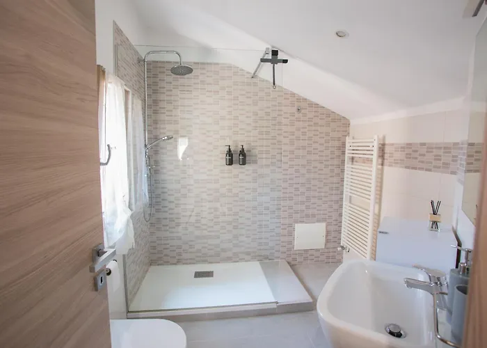 Apartment Mansarda In Centro - Relax A Due Passi Dal Maggiore Luino