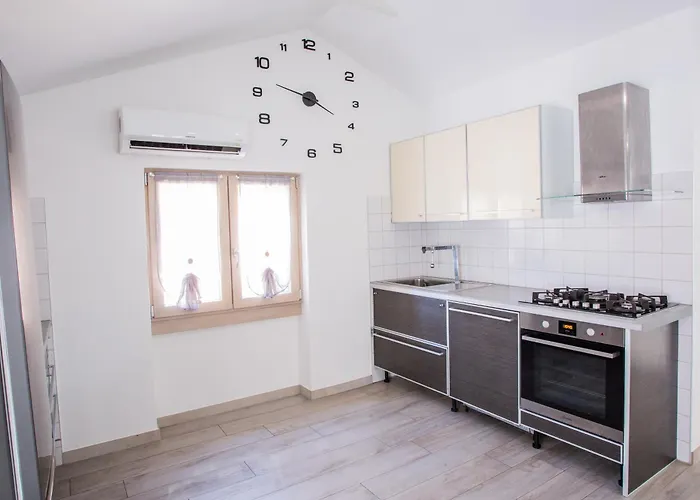 Apartment Mansarda In Centro - Relax A Due Passi Dal Maggiore *