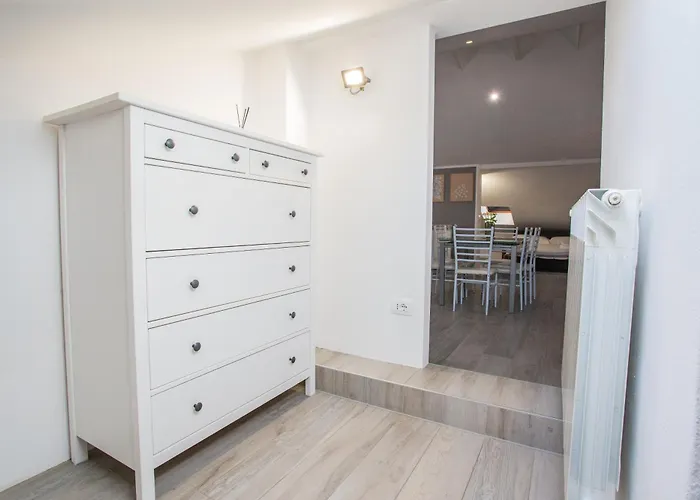 Apartment Mansarda In Centro - Relax A Due Passi Dal Maggiore Luino